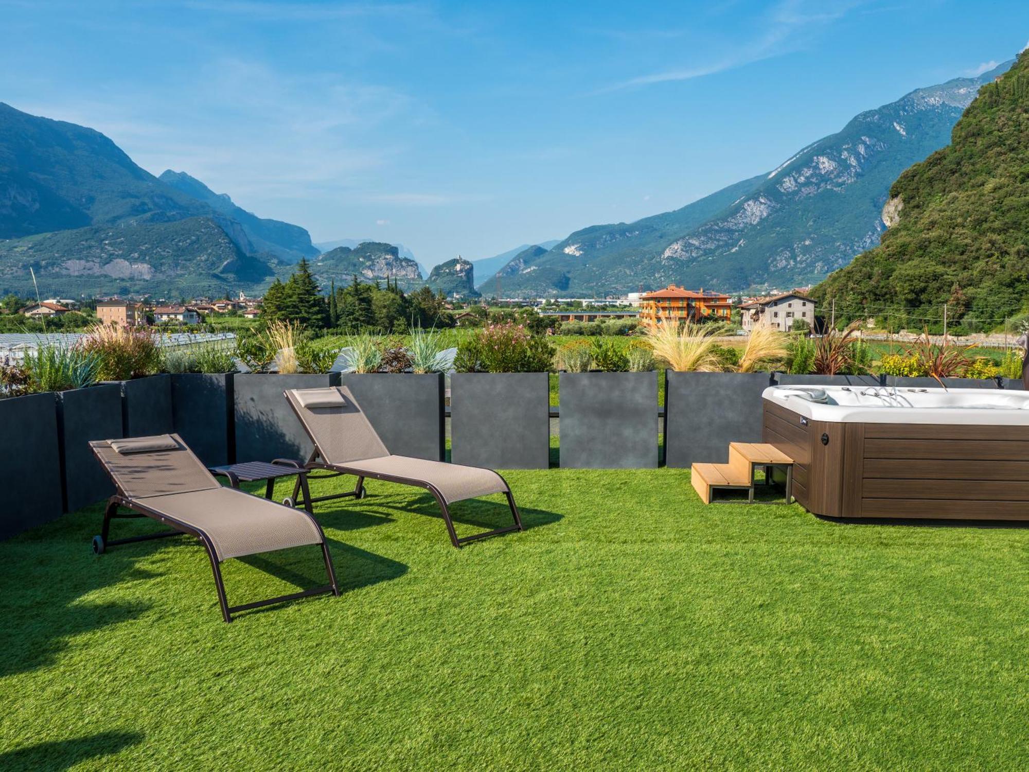 Maffei Apartments - Active Holidays Riva del Garda Ngoại thất bức ảnh